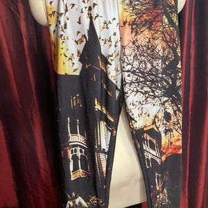 Halloween Spooky Haunted House Leggings